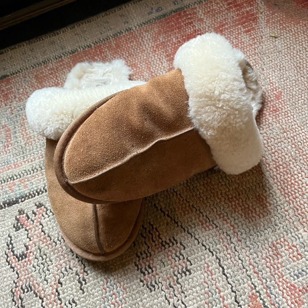 UGG Fuzzy Slippers 7